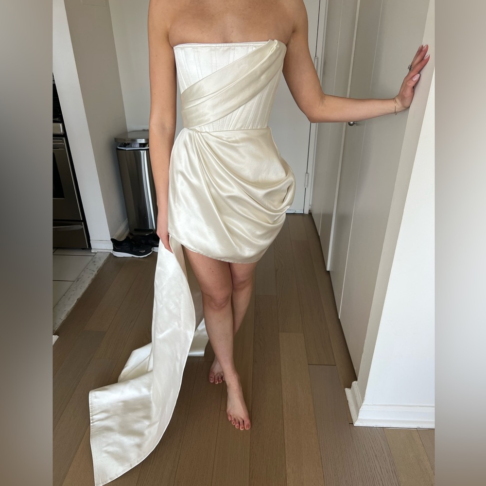 Alex Perry Blair Asymmetric Gown - Elegant Cream Strapless Dress